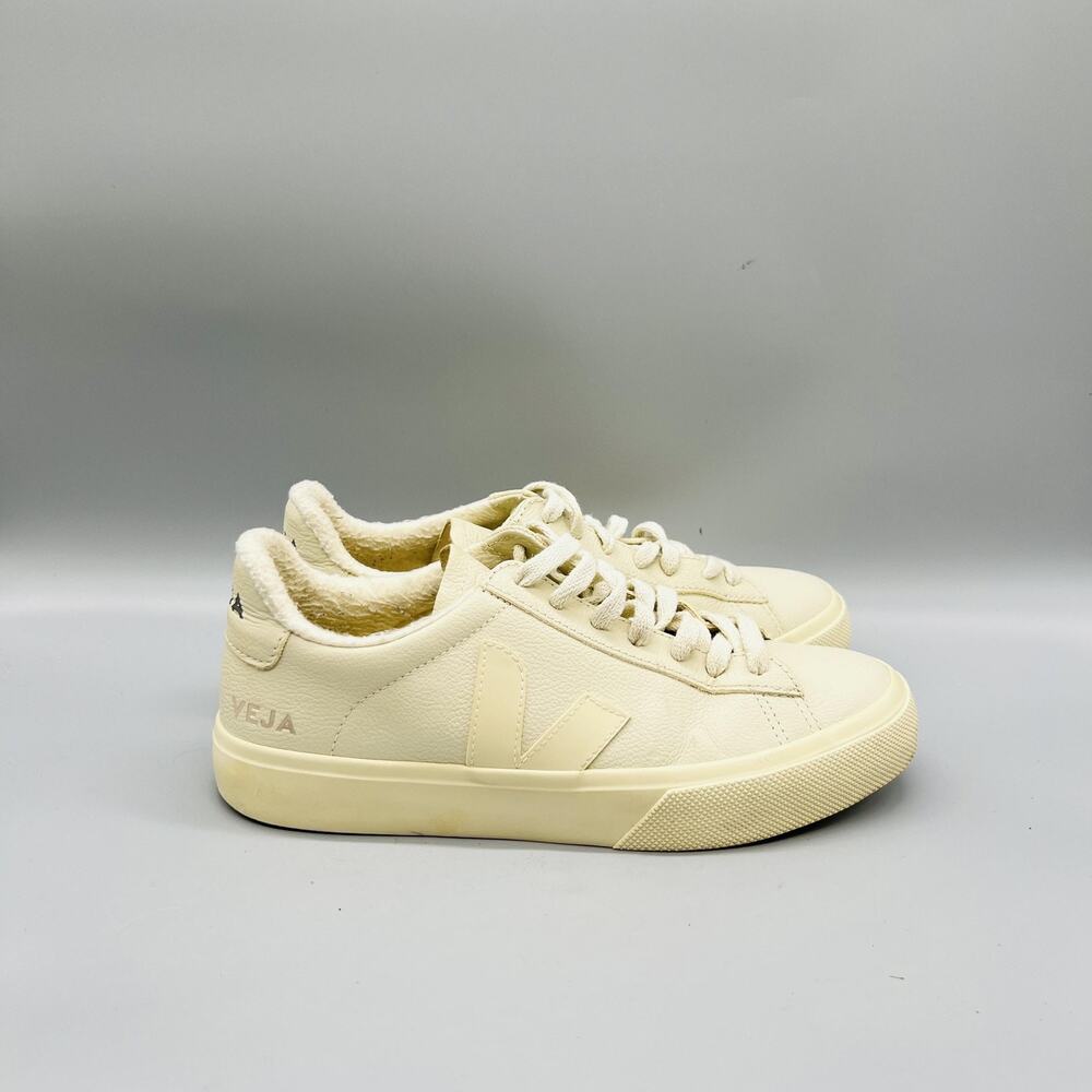 Veja Shoes Womens 7 White Leather Shearling Lined Low Top Sneakers Comfort